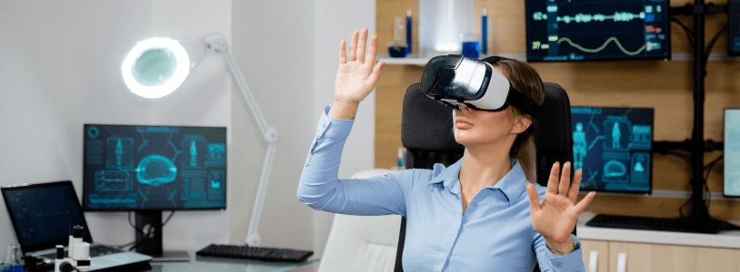 lady wearing vr goggles